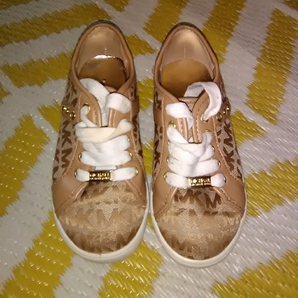 Girls size 11 Michael Kors